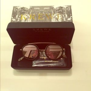 Krewe “Conti” sunglasses in Mystic Rose Gold
